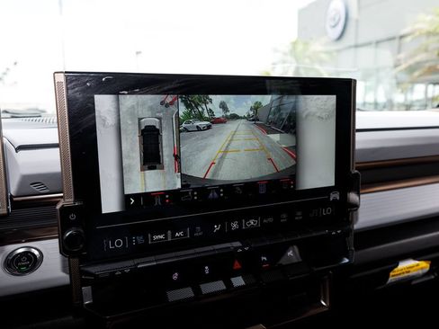 Used 2025 GMC Hummer EV 2X AWD/4WD image 33