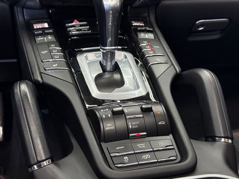 Used 2018 Porsche Cayenne GTS image 17