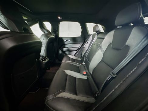 Used 2021 Volvo XC60 T5 R-Design w/ Advanced Package image 29