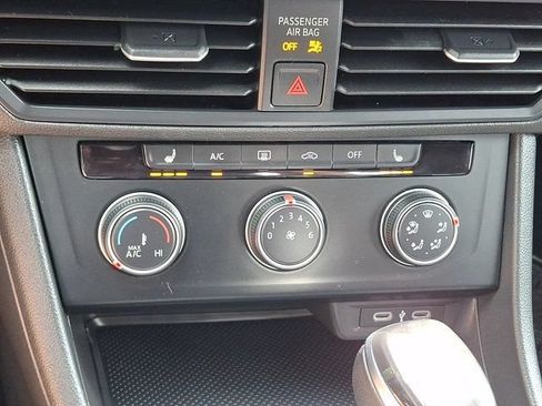 Certified 2024 Volkswagen Jetta Sport FWD image 19