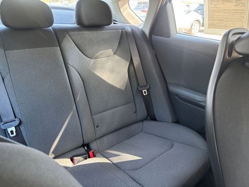 Used 2025 Kia K4 LXS image 39