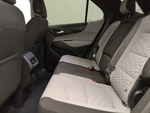 Used 2021 Chevrolet Equinox LS FWD image 18
