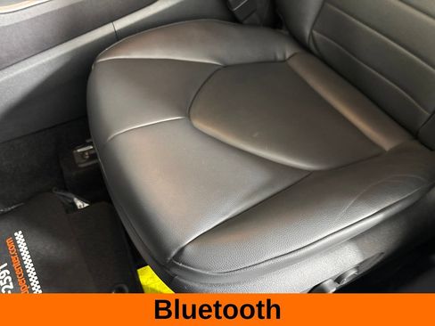 Used 2024 Toyota Highlander XLE AWD/4WD image 15