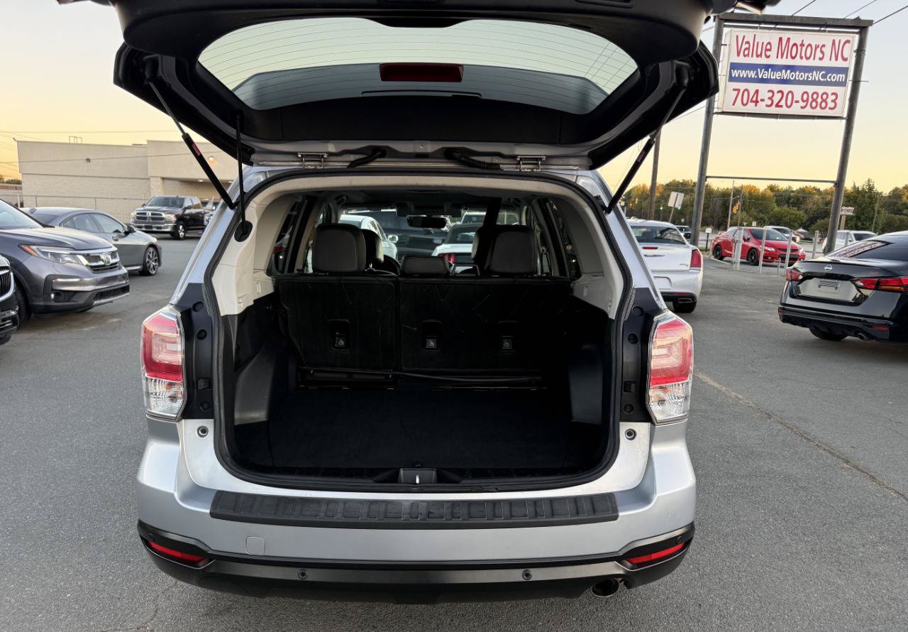 Used 2017 Subaru Forester 2.5i Limited AWD/4WD image 11
