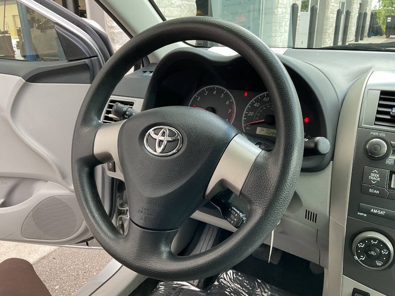 Used 2011 Toyota Corolla LE FWD image 18