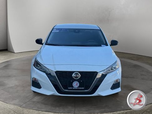 Used 2022 Nissan Altima 2.5 SR image 2
