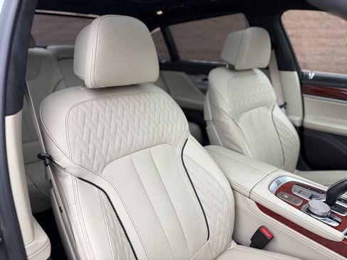 Used 2019 BMW ALPINA B7 xDrive AWD/4WD image 20