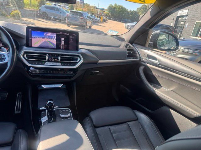Used 2022 BMW X4 xDrive30i w/ M Sport Package AWD/4WD image 40