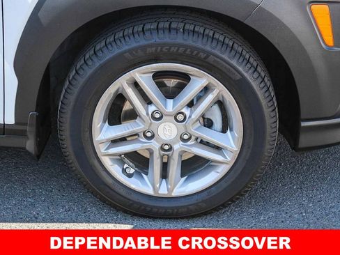 Used 2018 Hyundai Kona SE FWD image 12