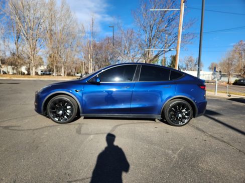 Used 2021 Tesla Model Y 2WD image 4