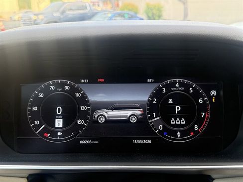 Used 2019 Land Rover Range Rover Sport SE image 48