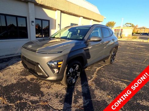 Used 2025 Hyundai Kona SEL image 1