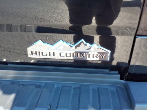 Used 2017 Chevrolet Silverado 2500 High Country w/ Duramax Plus Package image 8