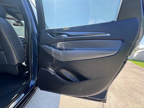 Used 2023 Buick Enclave Essence w/ Experience Buick Package FWD image 19