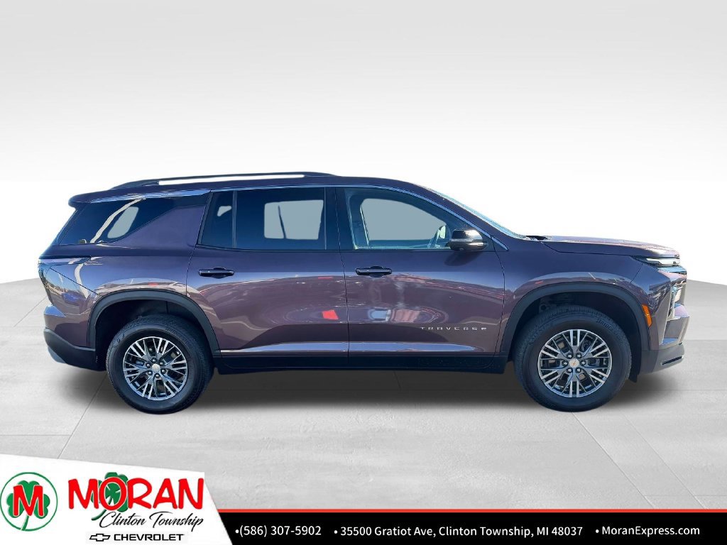 Used 2024 Chevrolet Traverse LT w/ LPO, Floor Liner Package FWD image 7