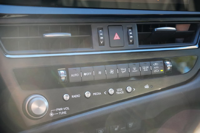 Used 2024 Lexus ES 350 F Sport w/ Accessory Package (Z2) FWD image 38