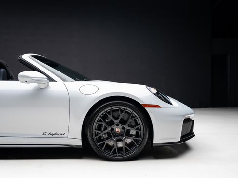 Used 2026 Porsche 911 Targa 4 GTS w/ Premium Package AWD/4WD image 43