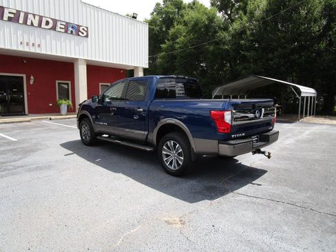 Used 2018 Nissan Titan Platinum Reserve AWD/4WD image 4