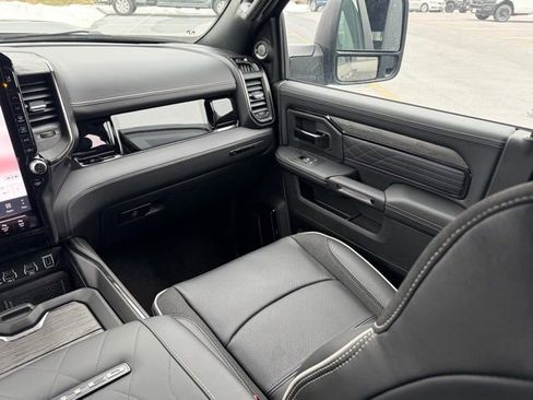 New 2026 RAM 3500 Limited AWD/4WD image 38