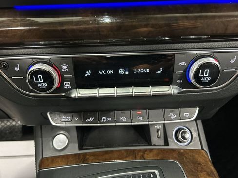 Used 2020 Audi Q5 e Prestige w/ Prestige Package AWD/4WD image 17