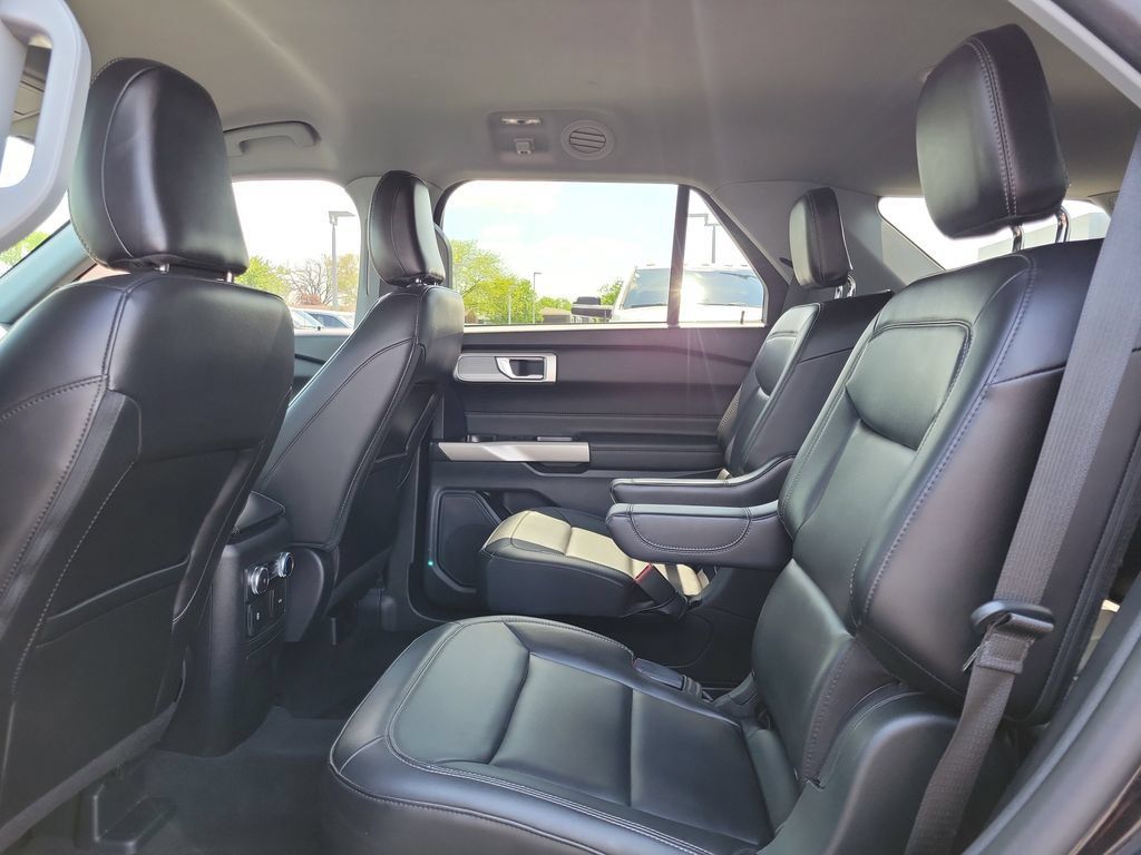 Certified 2023 Ford Explorer XLT w/ Equipment Group 202A AWD/4WD image 14
