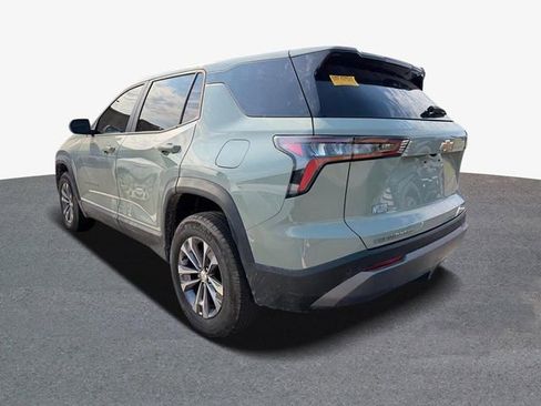 Used 2025 Chevrolet Equinox LT AWD/4WD image 2