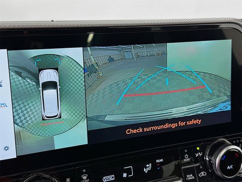 Used 2023 Toyota Highlander Platinum image 13