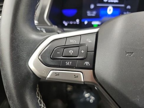 Used 2022 Volkswagen Tiguan SE image 19