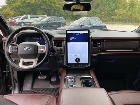 Certified 2024 Ford Expedition Limited image 6