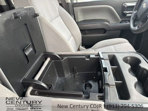 Used 2017 Chevrolet Silverado 1500 Custom w/ Custom Convenience Package AWD/4WD image 16