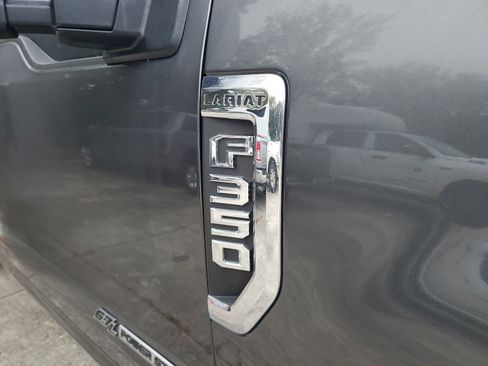 Used 2019 Ford F350 Lariat w/ Lariat Ultimate Package image 4