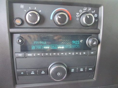 Used 2022 Chevrolet Express 2500 w/ Driver Convenience Package image 15