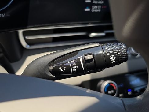 Used 2024 Hyundai Elantra SEL FWD image 20