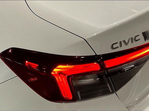 Used 2025 Honda Civic Sport image 22