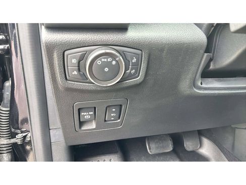 Used 2020 Ford F150 XLT w/ Equipment Group 302A Luxury AWD/4WD image 19