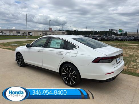 New 2026 Honda Accord Hybrid Touring image 4