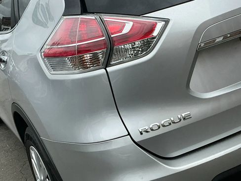 Used 2015 Nissan Rogue S AWD/4WD image 17