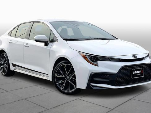 Used 2022 Toyota Corolla SE image 2