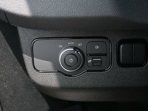 Used 2025 Mercedes-Benz Sprinter 2500 image 9