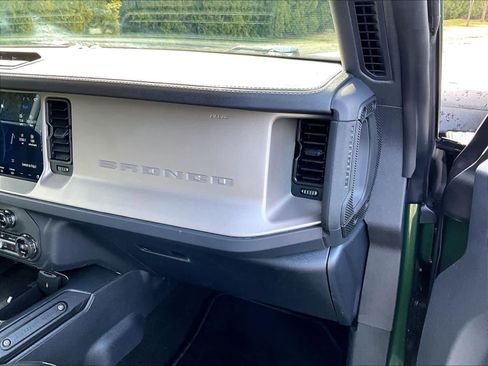 Used 2025 Ford Bronco Outer Banks image 13