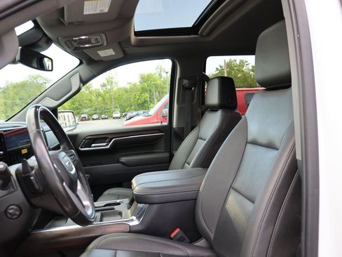 Used 2023 GMC Sierra 1500 SLT w/ SLT Premium Package AWD/4WD image 11