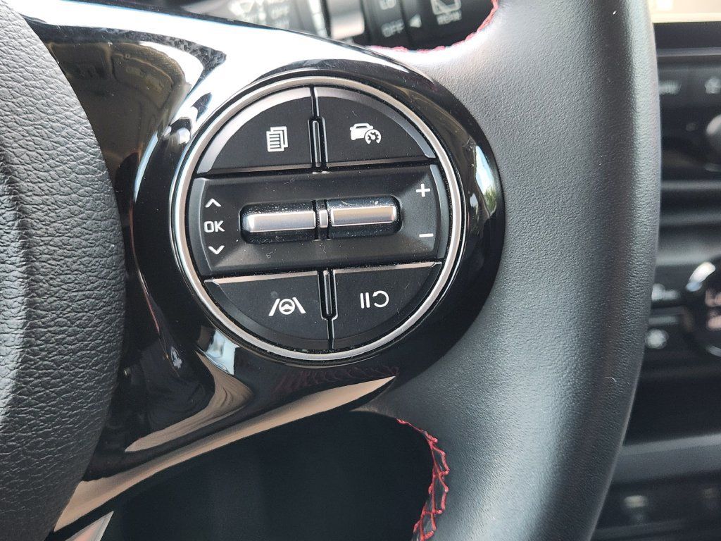 Certified 2024 Kia Soul GT-Line FWD image 33