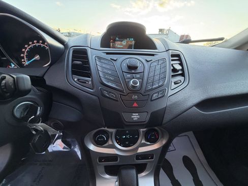 Used 2015 Ford Fiesta SE w/ Comfort Package image 16