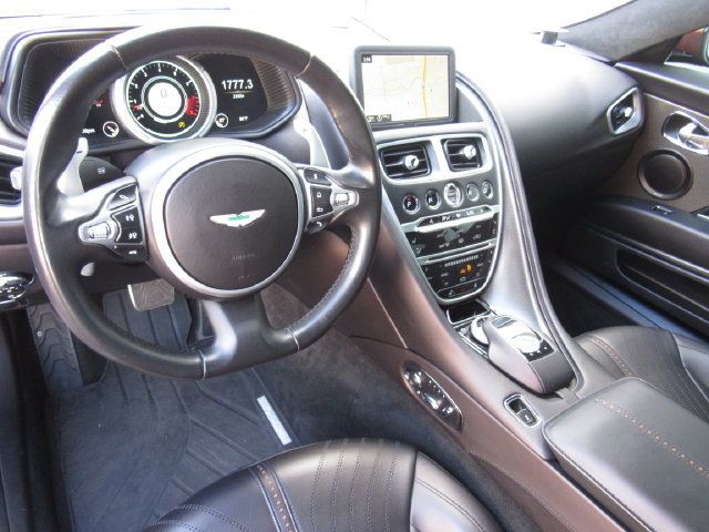 Used 2017 Aston Martin DB11 V12 RWD image 29