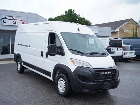 Used 2023 RAM ProMaster 2500 FWD image 3