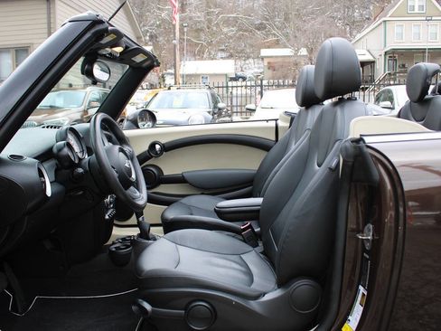 Used 2012 MINI Cooper Convertible image 19