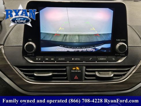 Used 2024 Nissan Altima 2.5 SV image 10