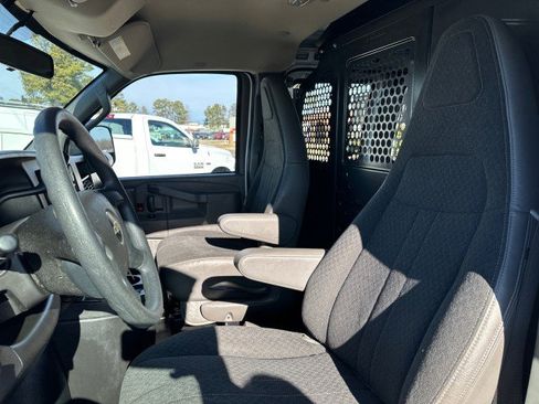 Used 2020 Chevrolet Express 2500 w/ Driver Convenience Package image 30