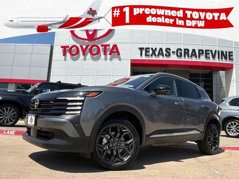 Used 2026 Nissan Kicks SR FWD image 1