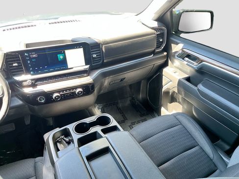 Used 2022 Chevrolet Silverado 1500 LT AWD/4WD image 22
